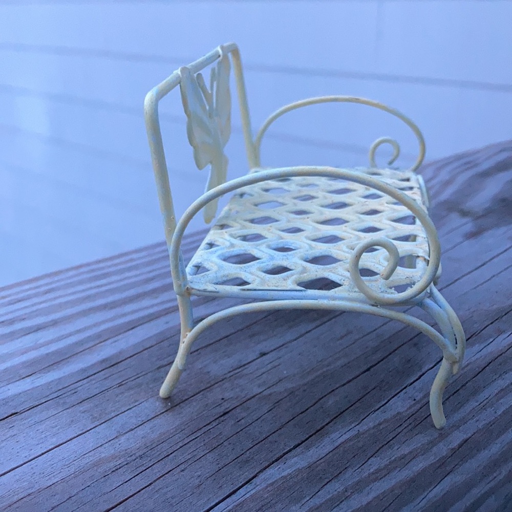 ⚜️Mini Yellow Butterfly Bench! NWT! - Picture 4 of 5